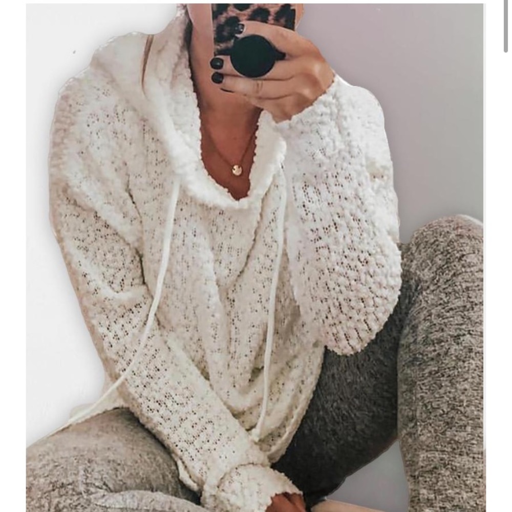 Hollow Out Solid Hooded Top - Picture 2 of 4